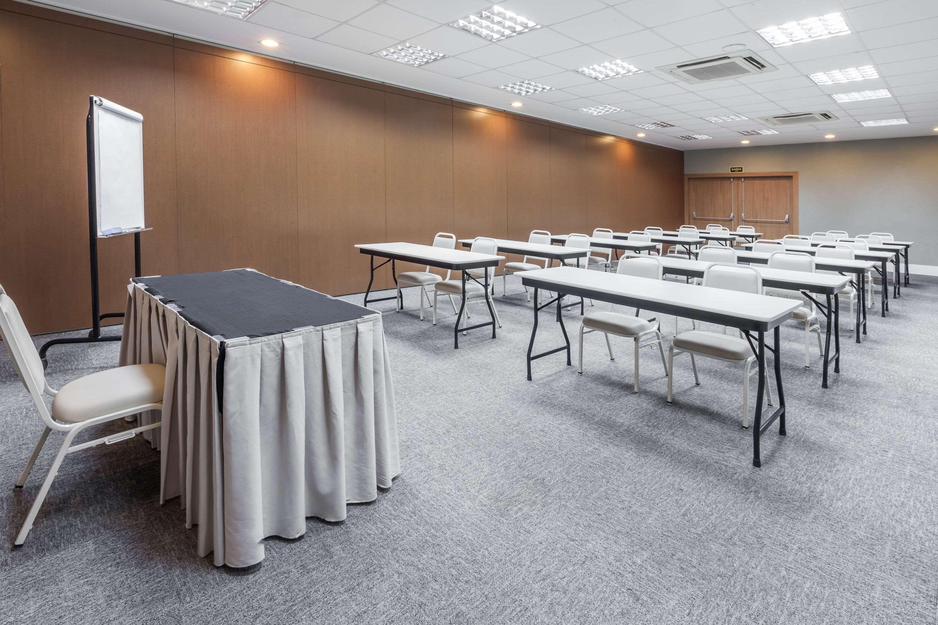 Days Inn By Wyndham Linhares Εξωτερικό φωτογραφία