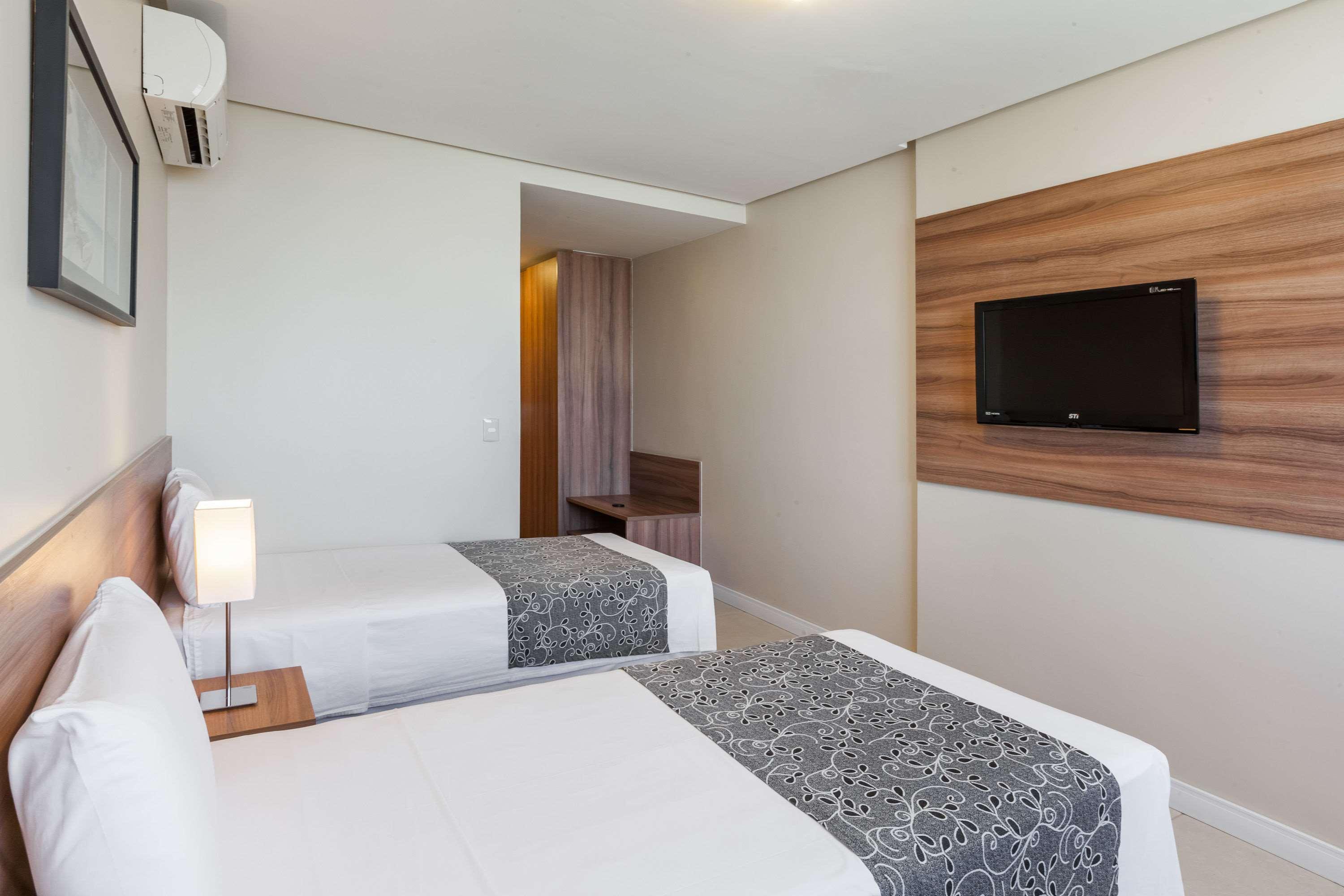 Days Inn By Wyndham Linhares Εξωτερικό φωτογραφία