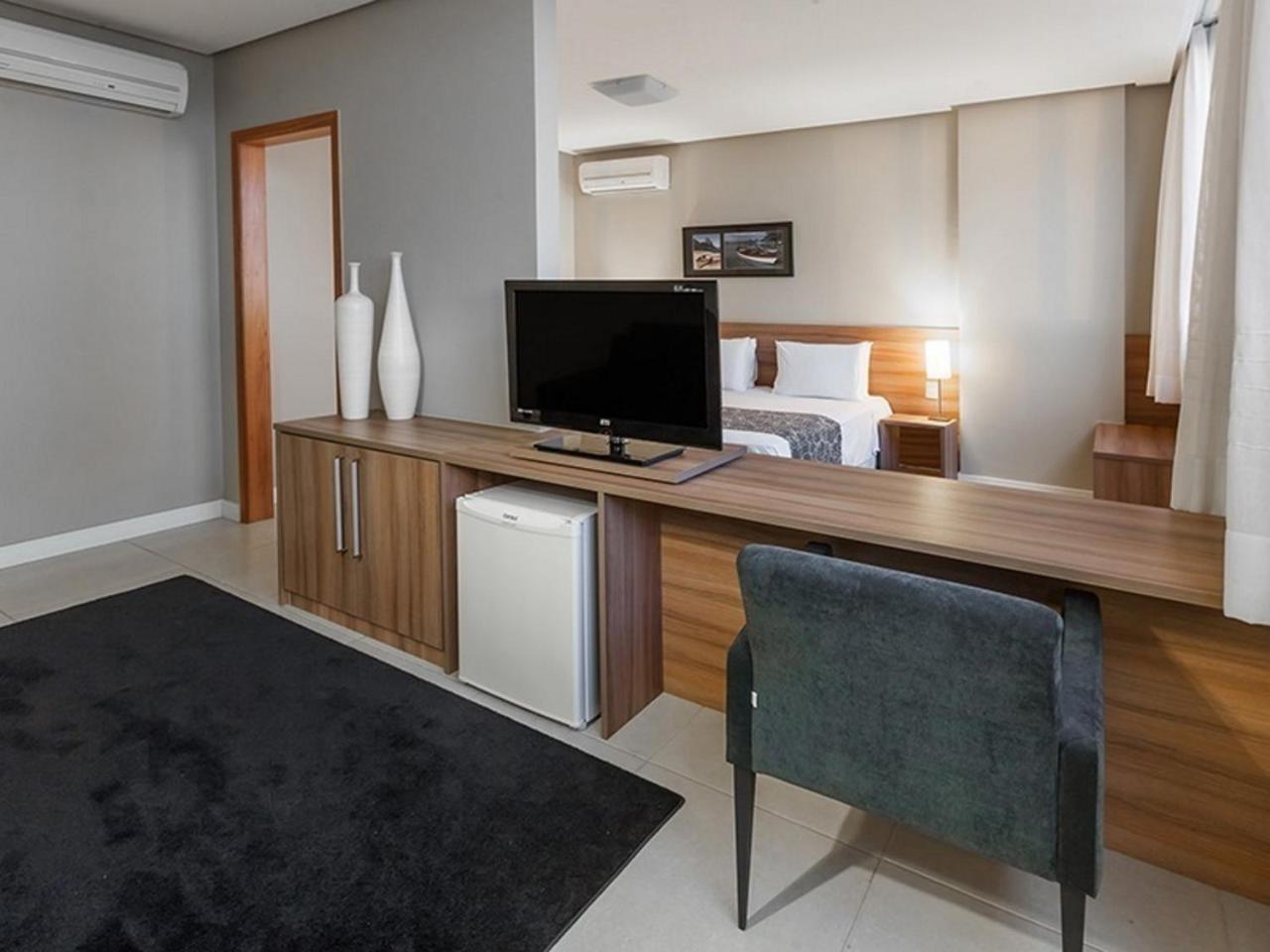 Days Inn By Wyndham Linhares Εξωτερικό φωτογραφία